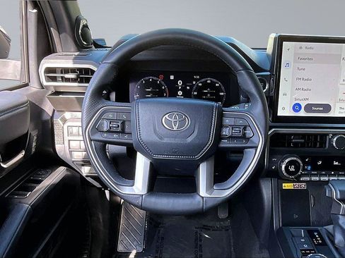 Used 2025 Toyota 4Runner Limited AWD/4WD image 6