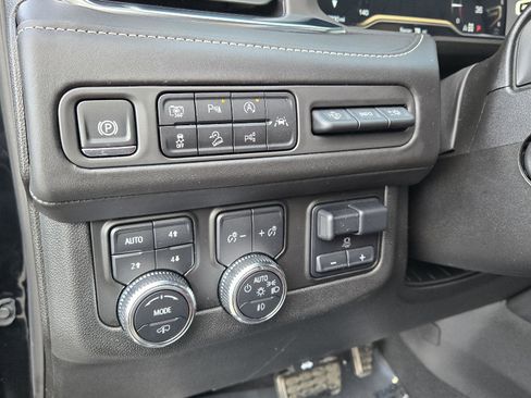 Used 2024 GMC Yukon Denali Ultimate image 9