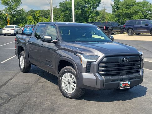 New 2026 Toyota Tundra SR5 AWD/4WD image 31