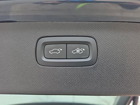 Used 2023 Volvo XC90 B6 Plus w/ Protection Package Premier image 8