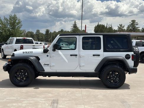 Used 2023 Jeep Wrangler Unlimited image 6