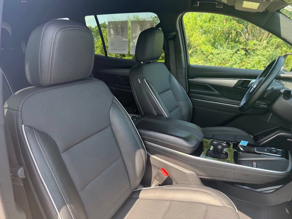 Used 2025 Buick Enclave Preferred w/ LPO, Floor Liner Package FWD image 23