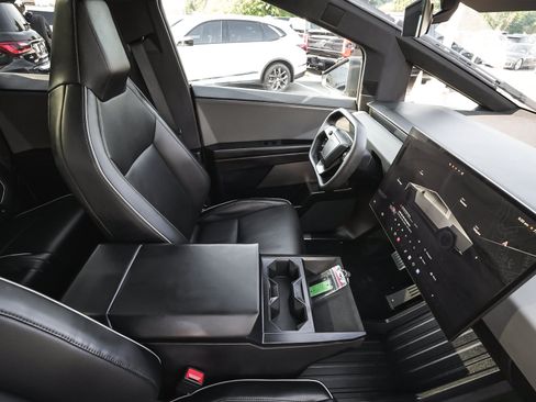 Used 2025 Tesla Cybertruck AWD Crew Cab image 42