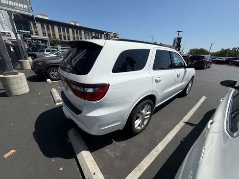 Used 2024 Dodge Durango GT RWD image 2