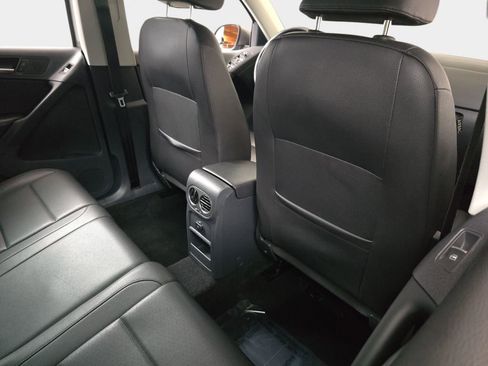 Used 2011 Volkswagen Tiguan SE AWD/4WD image 13