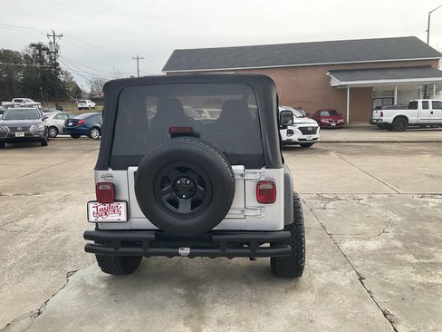 Used 2004 Jeep Wrangler X w/ Convenience Group image 4
