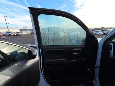 Used 2018 GMC Sierra 2500 SLT w/ Suspension Package, Off-Road image 8