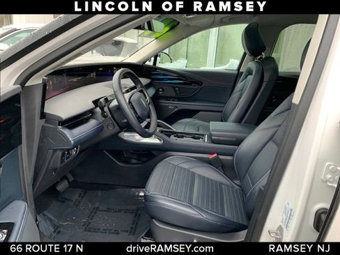 Used 2024 Lincoln Nautilus Reserve w/ Equipment Group 202A image 12