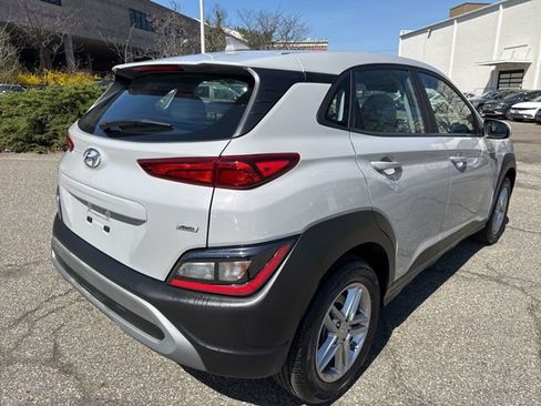 Used 2022 Hyundai Kona SE image 17