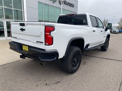 Used 2025 Chevrolet Silverado 2500 ZR2 w/ LPO, Dark Essentials Package AWD/4WD image 6