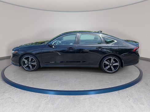 Used 2024 Honda Accord Sport image 8