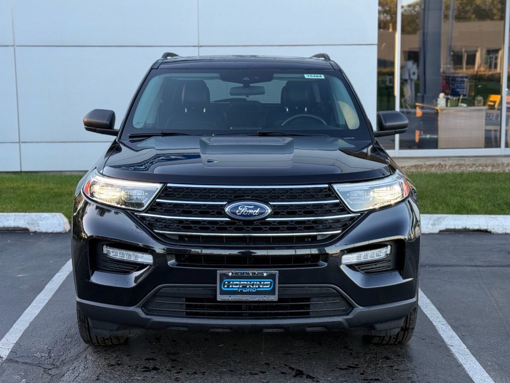 Used 2022 Ford Explorer XLT w/ Equipment Group 202A AWD/4WD image 3