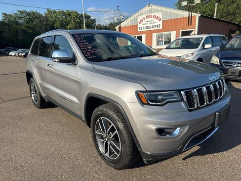 Used 2019 Jeep Grand Cherokee Limited w/ Luxury Group II AWD/4WD image 3