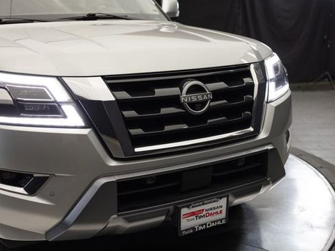 Used 2024 Nissan Armada SL w/ Captain's Chairs Package AWD/4WD image 3
