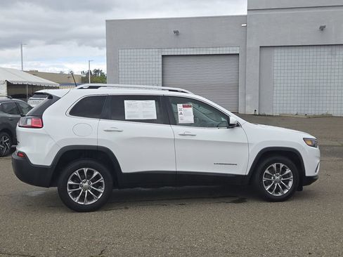 Used 2019 Jeep Cherokee Latitude Plus FWD image 15