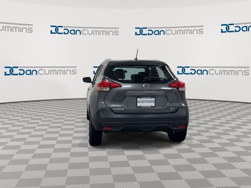 Used 2019 Nissan Kicks SV FWD image 7