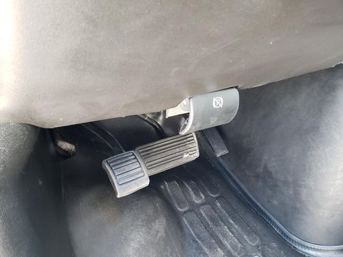 Used 2024 Chevrolet Express 2500 w/ Driver Convenience Package image 17