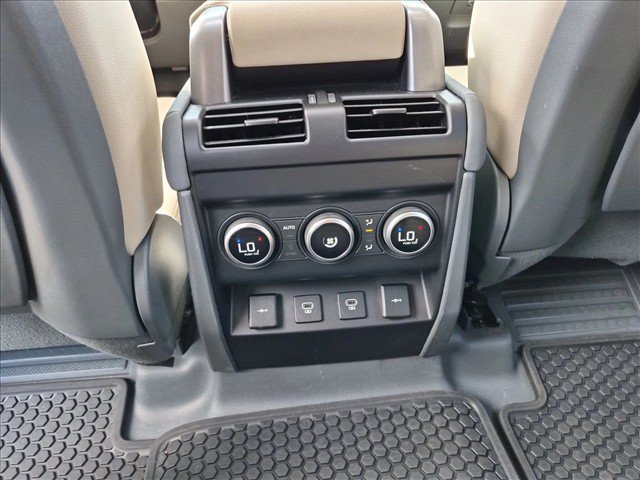 Used 2022 Land Rover Defender 110 SE AWD/4WD image 16