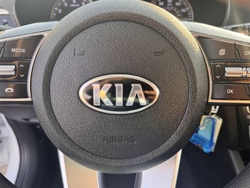 Used 2019 Kia Optima LX image 17