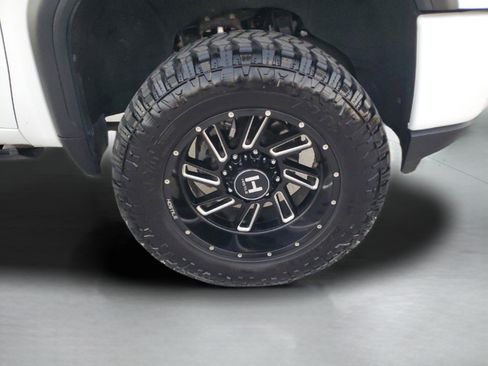 Used 2020 GMC Sierra 2500 AT4 w/ AT4 Premium Package image 5