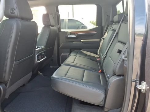 Used 2023 GMC Sierra 1500 Denali w/ Denali Reserve Package AWD/4WD image 17
