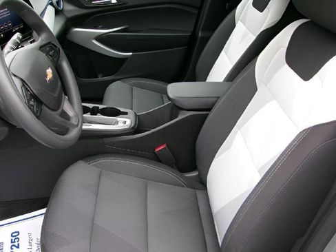 Used 2026 Chevrolet Trax LS w/ Driver Confidence Package FWD image 13