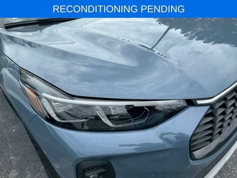 Used 2025 Ford Escape SE w/ PHEV Premium Package FWD image 5