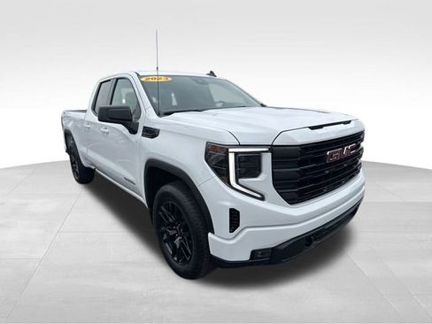 Used 2023 GMC Sierra 1500 Elevation image 3
