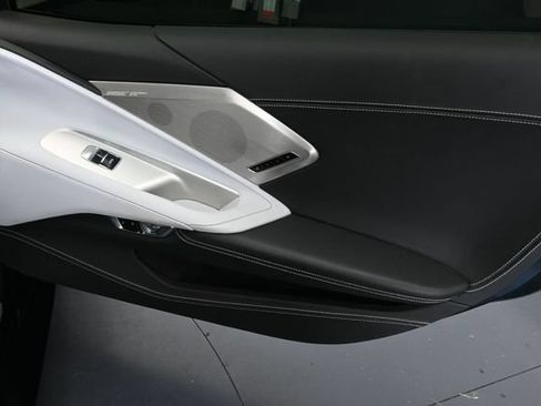 Used 2021 Chevrolet Corvette Stingray Premium Conv w/ Z51 Performance Package RWD image 31