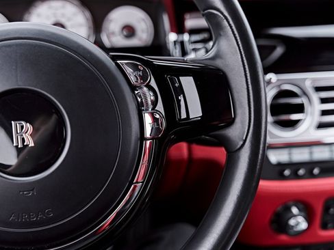 Used 2018 Rolls-Royce Wraith RWD image 58