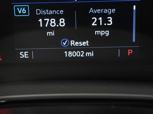 Used 2024 Cadillac XT5 Premium Luxury w/ LPO, Floor Liner Package image 25