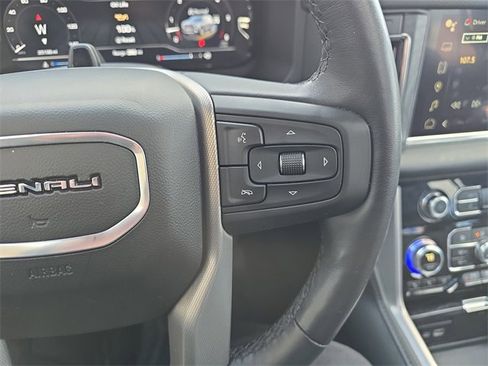 Used 2024 GMC Yukon Denali w/ Advanced Technology Package image 22