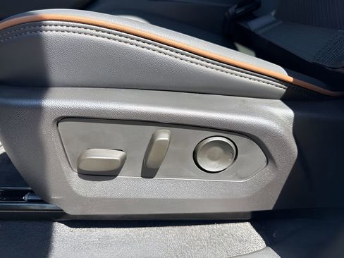 New 2026 GMC Canyon AT4 w/ Technology Plus Package AWD/4WD image 10