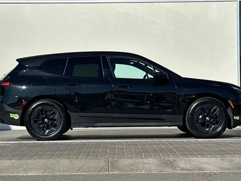 Used 2023 BMW iX xDrive50 image 1