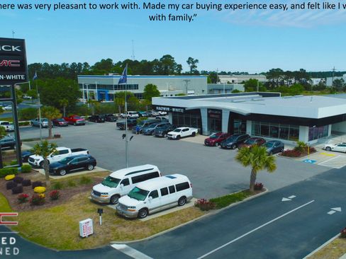 Used 2022 GMC Yukon XL Denali image 2