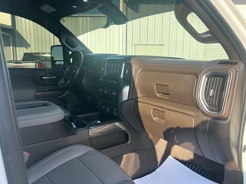 Used 2020 Chevrolet Silverado 2500 LTZ w/ LTZ Premium Package image 12