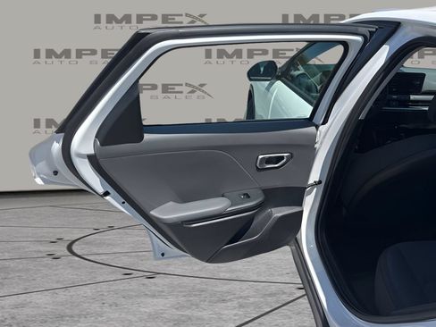 Used 2025 Kia K4 FWD image 24