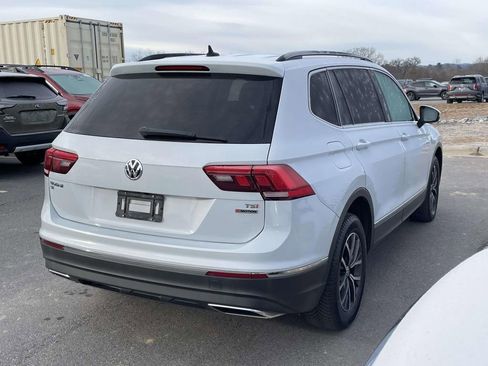 Used 2018 Volkswagen Tiguan SE w/ Panoramic Sunroof Package image 4