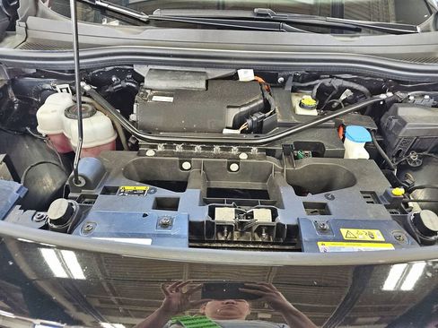 Used 2022 Volkswagen ID.4 Pro S w/ Gradient Package RWD image 17