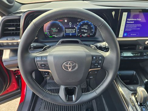 Used 2025 Toyota Crown Signia w/ Advanced Technology Package AWD/4WD image 16