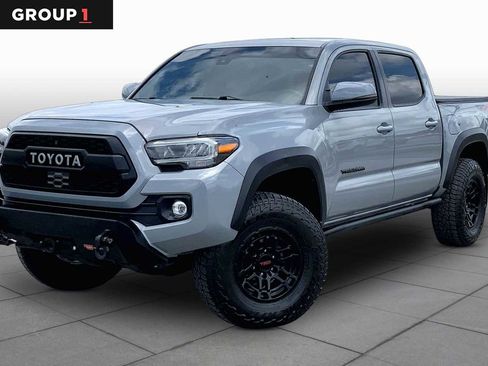 Used 2021 Toyota Tacoma TRD Off-Road w/ TRD Premium Off Road Package AWD/4WD image 1