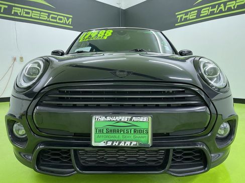 Used 2021 MINI Cooper 2-Door Hardtop image 3
