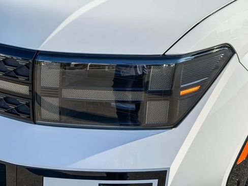 Certified 2025 Hyundai Santa Fe Calligraphy FWD image 8