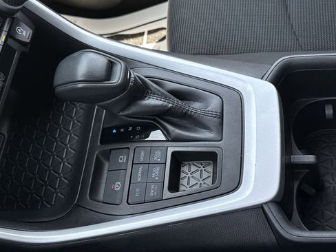 Used 2025 Toyota RAV4 LE image 21