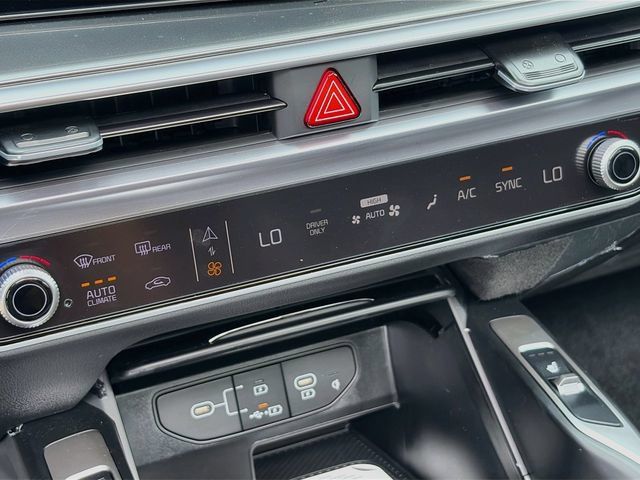 New 2026 Kia Sorento EX w/ EX Premium Package FWD image 16