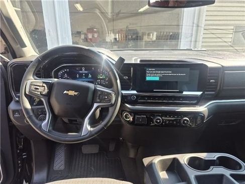 Used 2025 Chevrolet Silverado 3500 LT w/ Safety Package AWD/4WD image 16