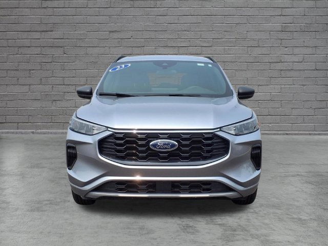 Used 2023 Ford Escape ST-Line w/ Tech Pack #1 AWD/4WD image 2