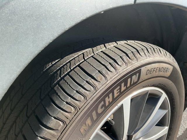Used 2019 Toyota Highlander XLE FWD image 12