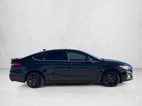 Used 2020 Ford Fusion SE w/ Equipment Group 151A image 3