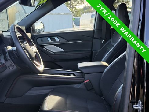 Certified 2025 Ford Explorer ST image 21